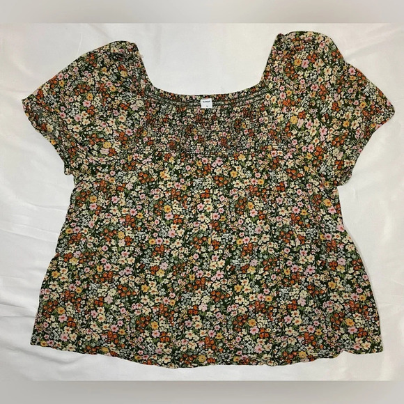 Old Navy Smocked-Yoke Floral-Print Swing Top for Women - Picture 4 of 8